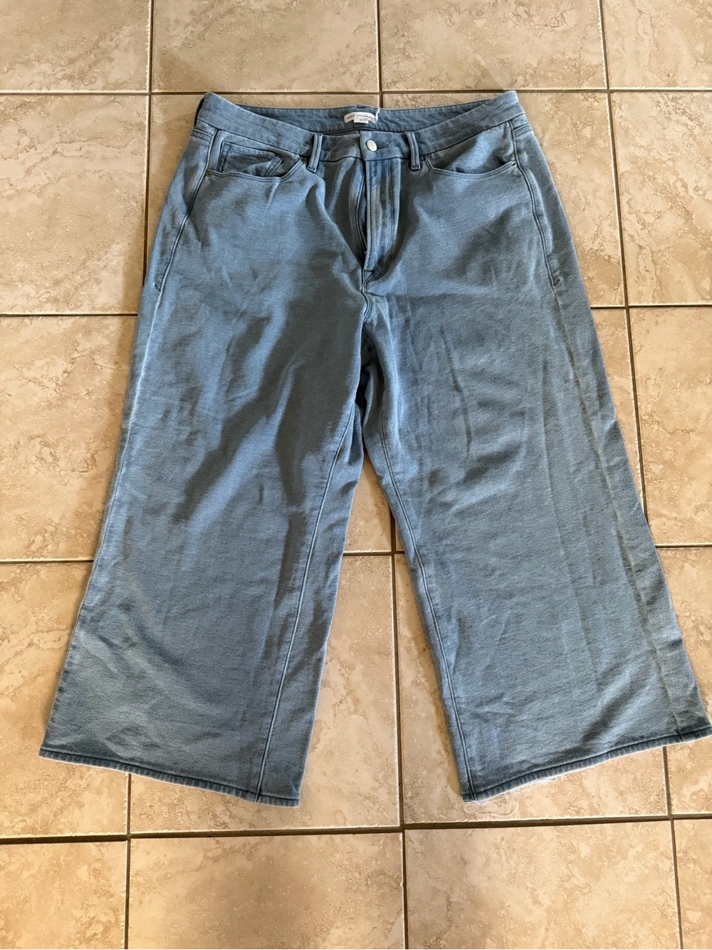 Good American Relaxed Wide-Leg Jeans in Light Blue